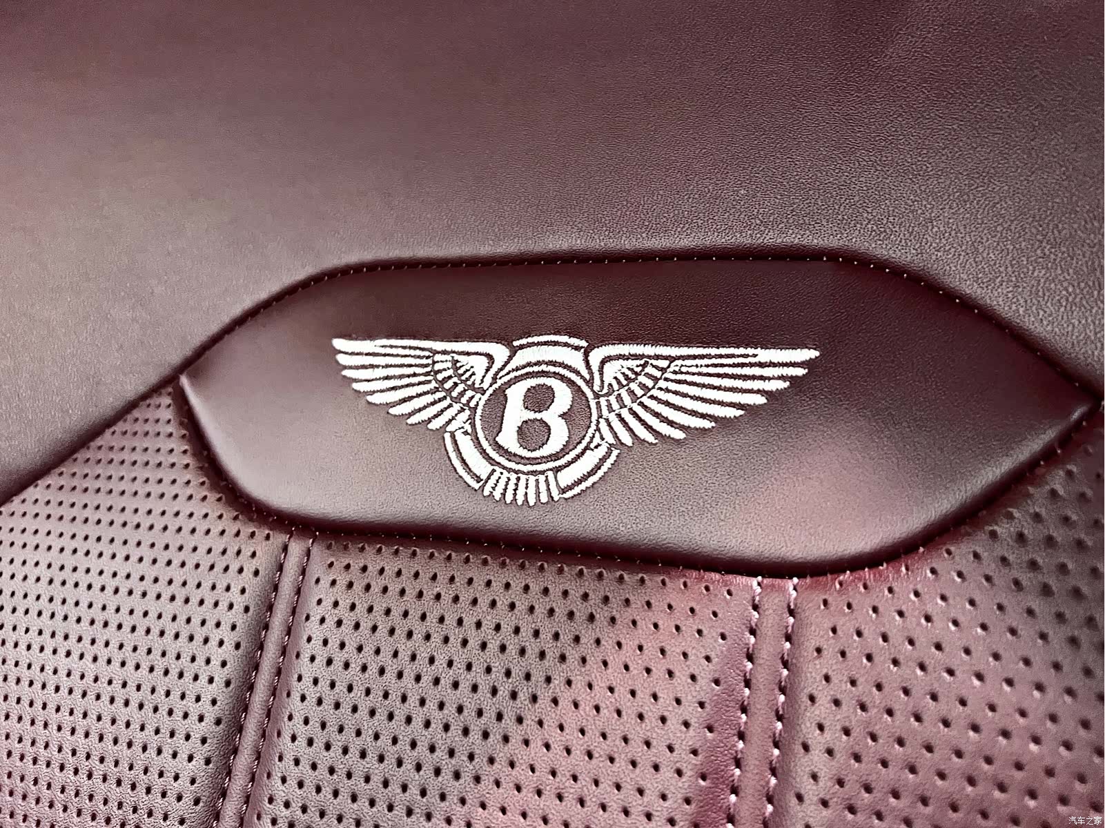 Bentley Bentayga, 2021 20