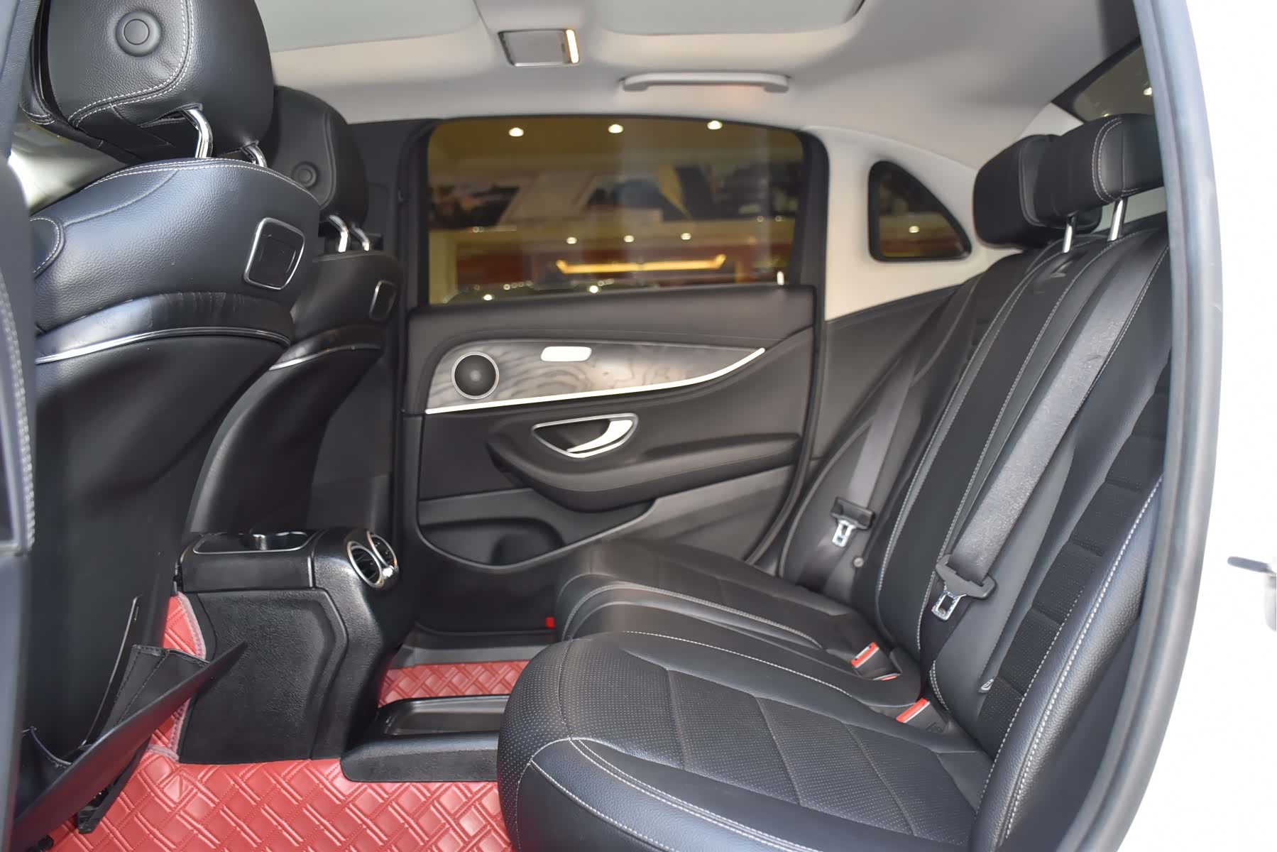 Mercedes-Benz E-Class, 2018 10