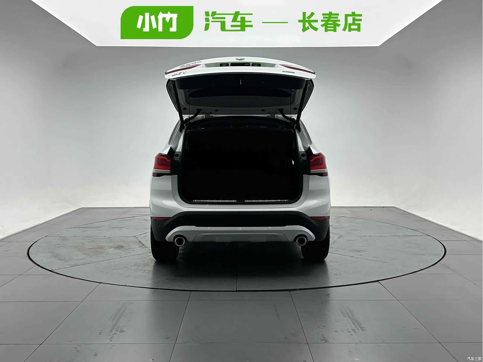 BMW X1, 2022 все фото