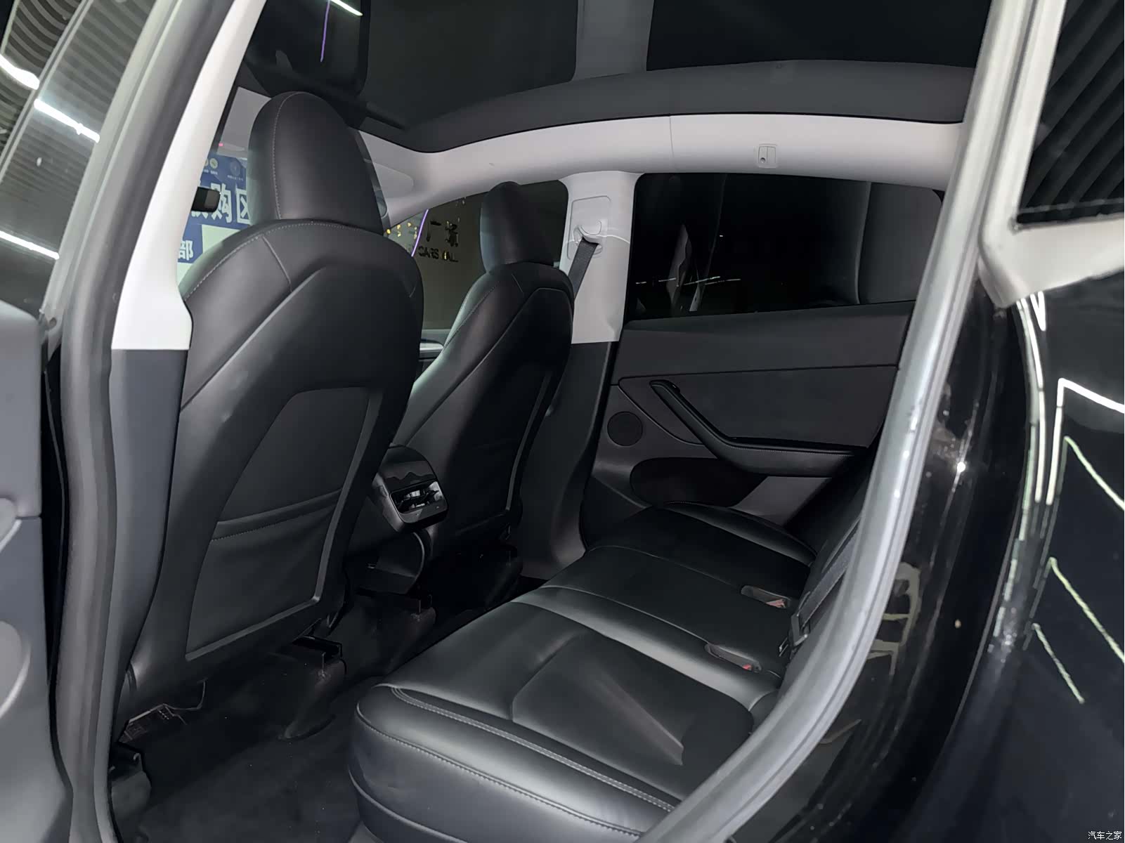 Tesla Model Y, 2023 8