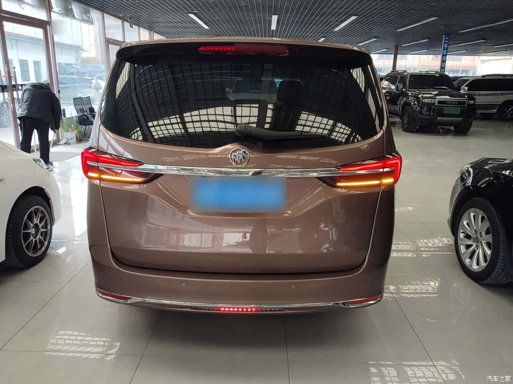 Buick GL8, 2020 4