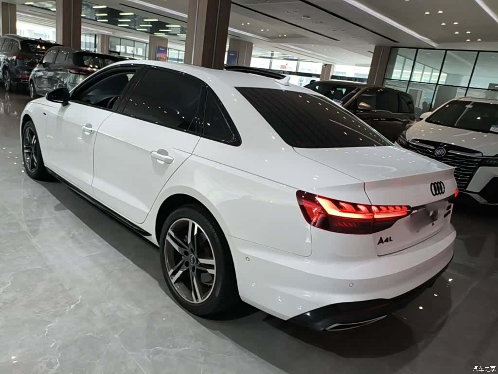 Audi A4L, 2023 все фото