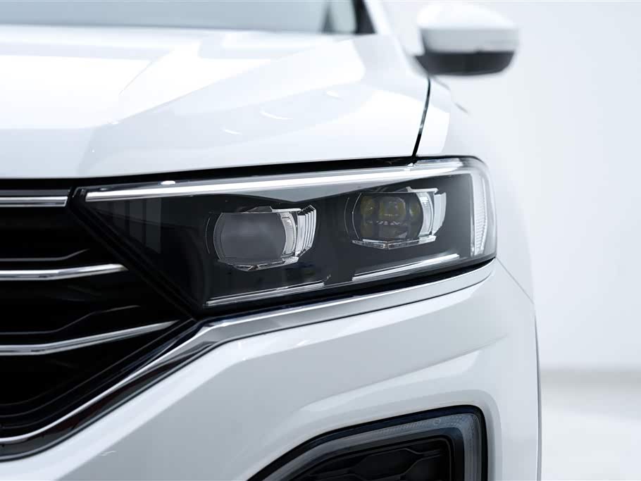 Volkswagen T-ROC exploring Songs