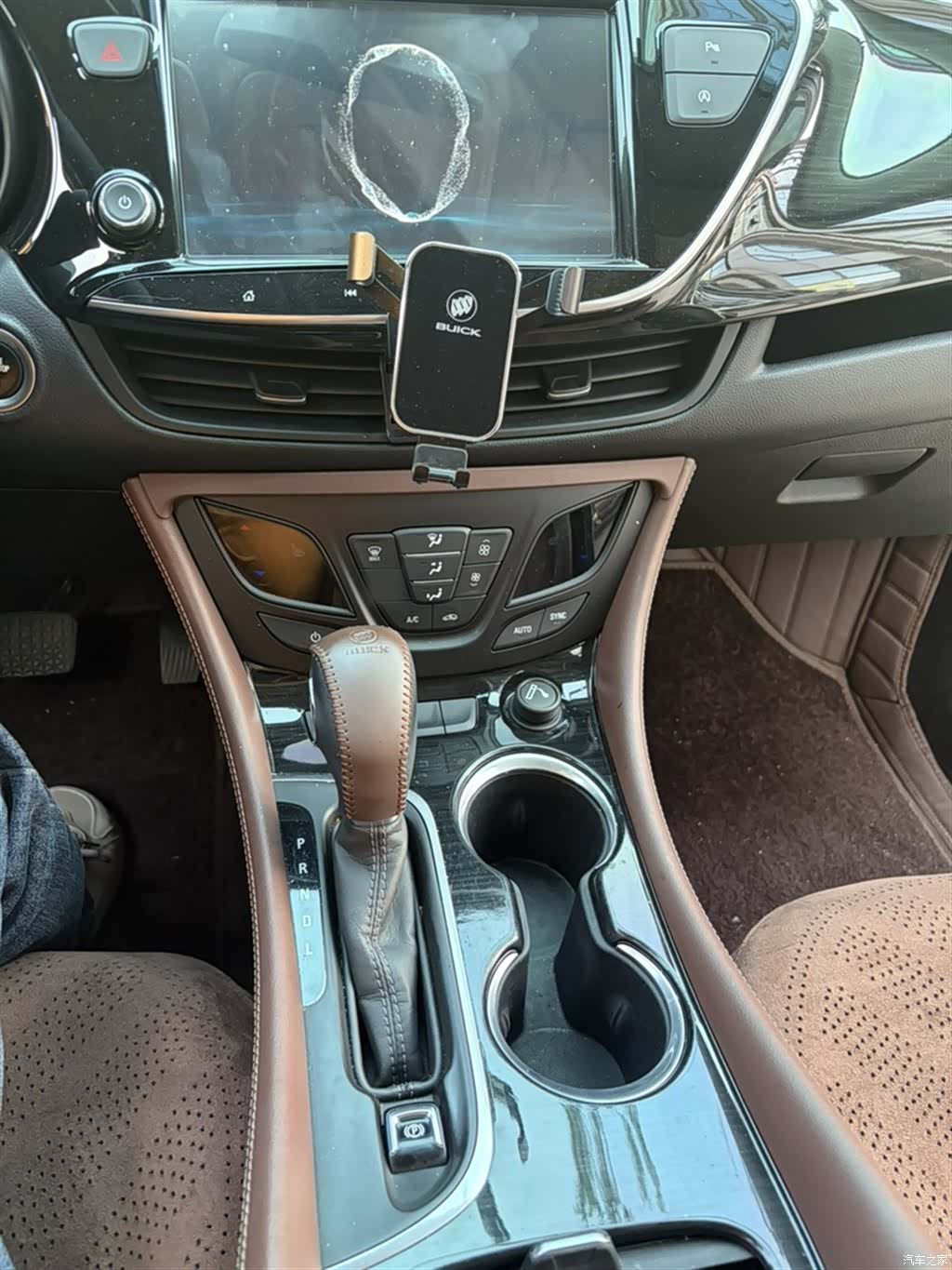 Buick Envision Plus, 2021 все фото