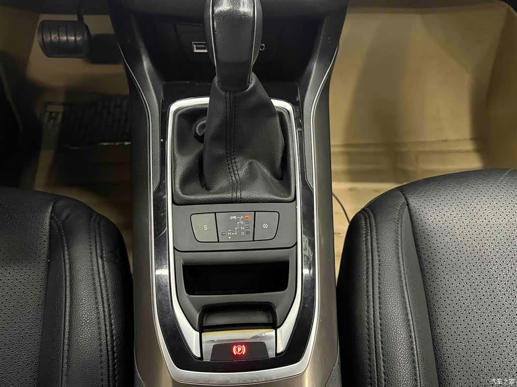 Peugeot 408, 2016 13