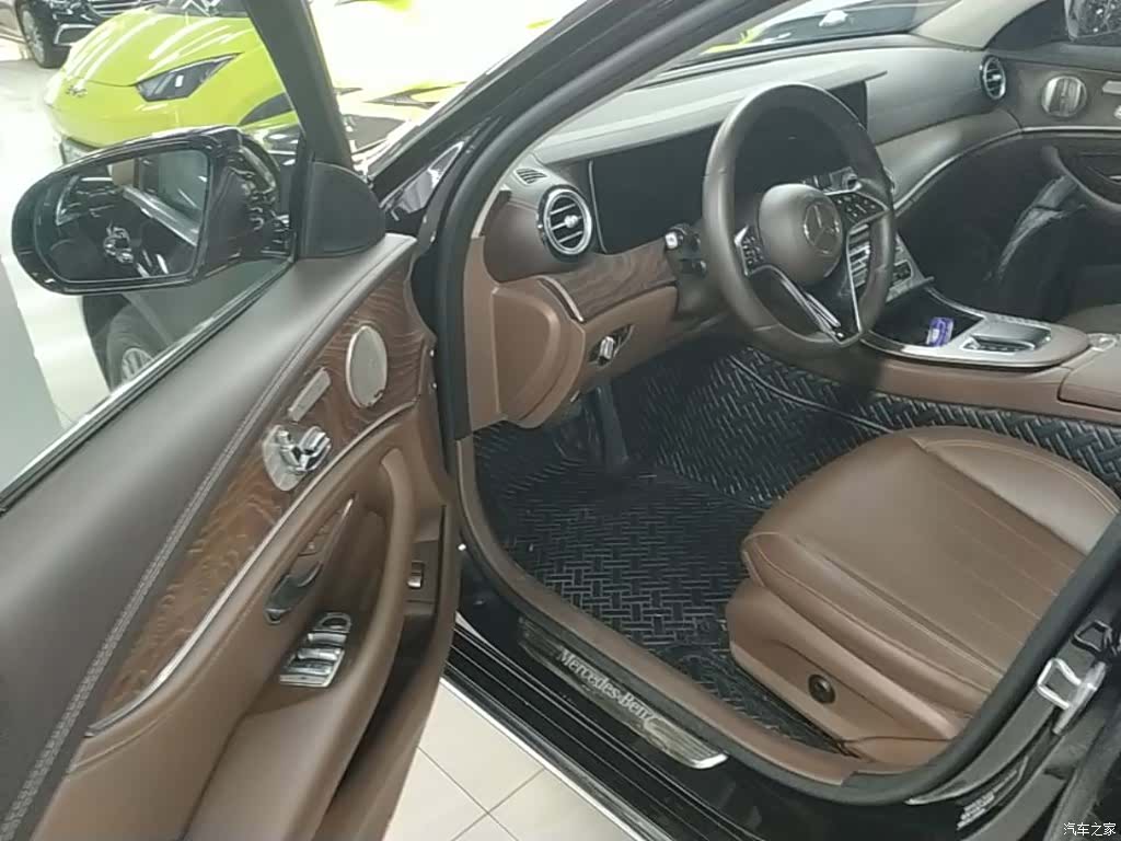 Mercedes-Benz E-Class, 2022 16