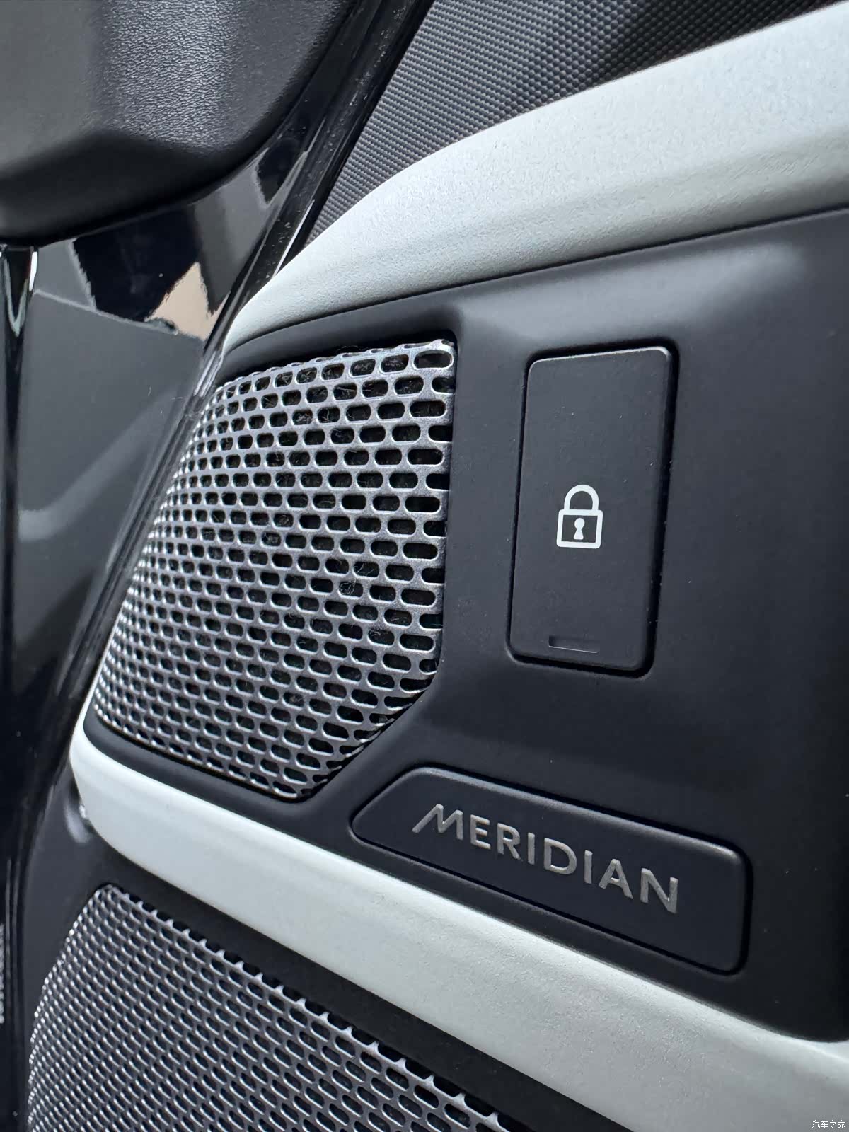 Land Rover Defender, 2022 9