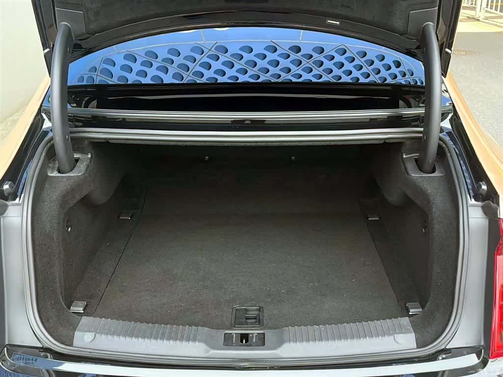 Hongqi H9, 2021 8