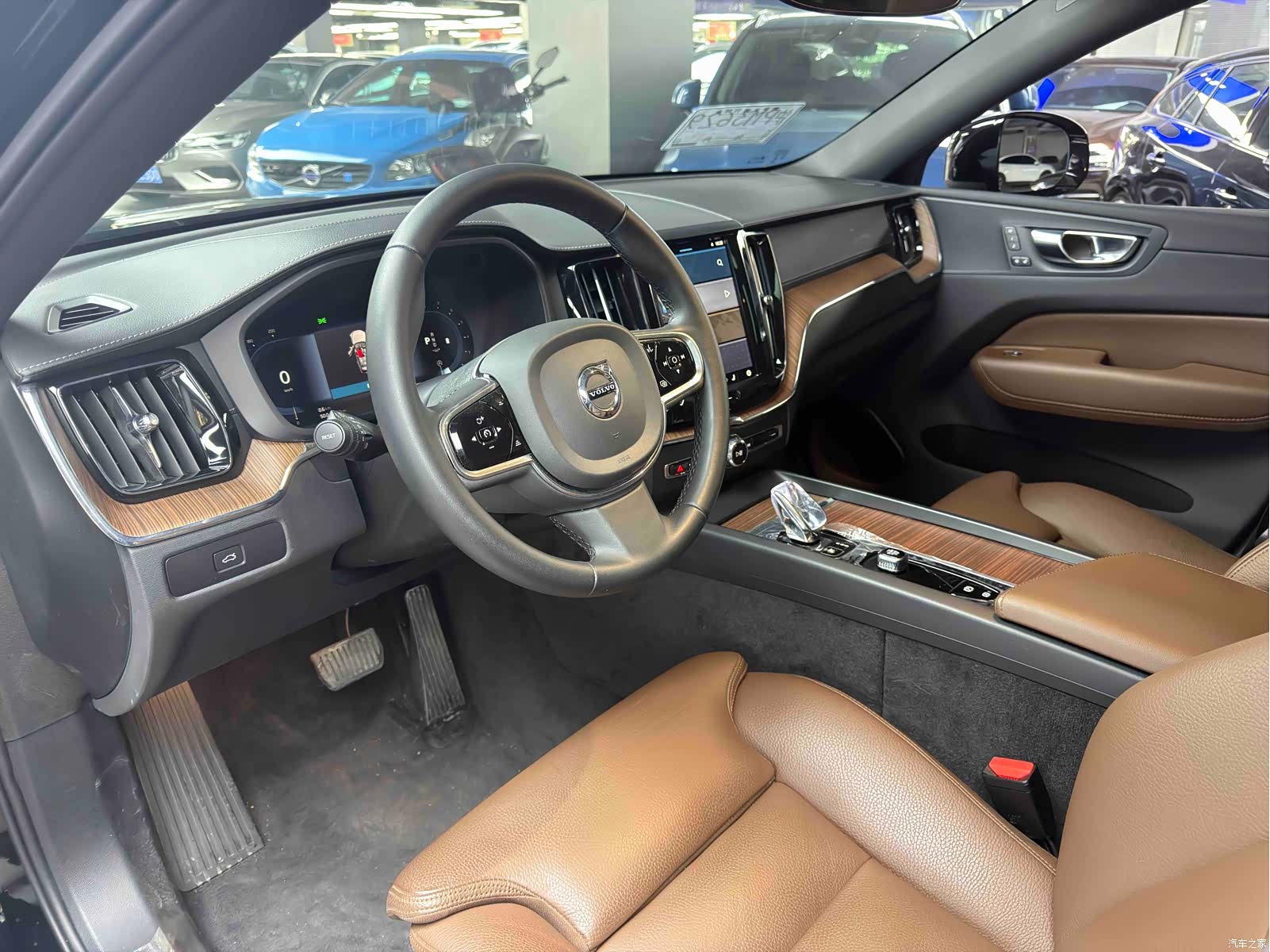 Volvo XC60, 2025 8