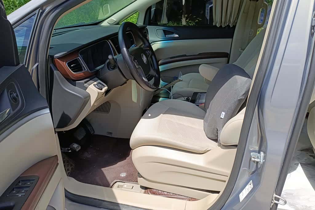 Buick GL8, 2019 9