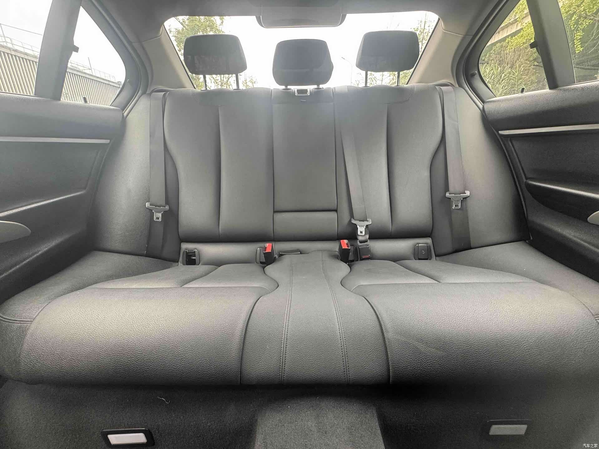 BMW 3 Series, 2016 16