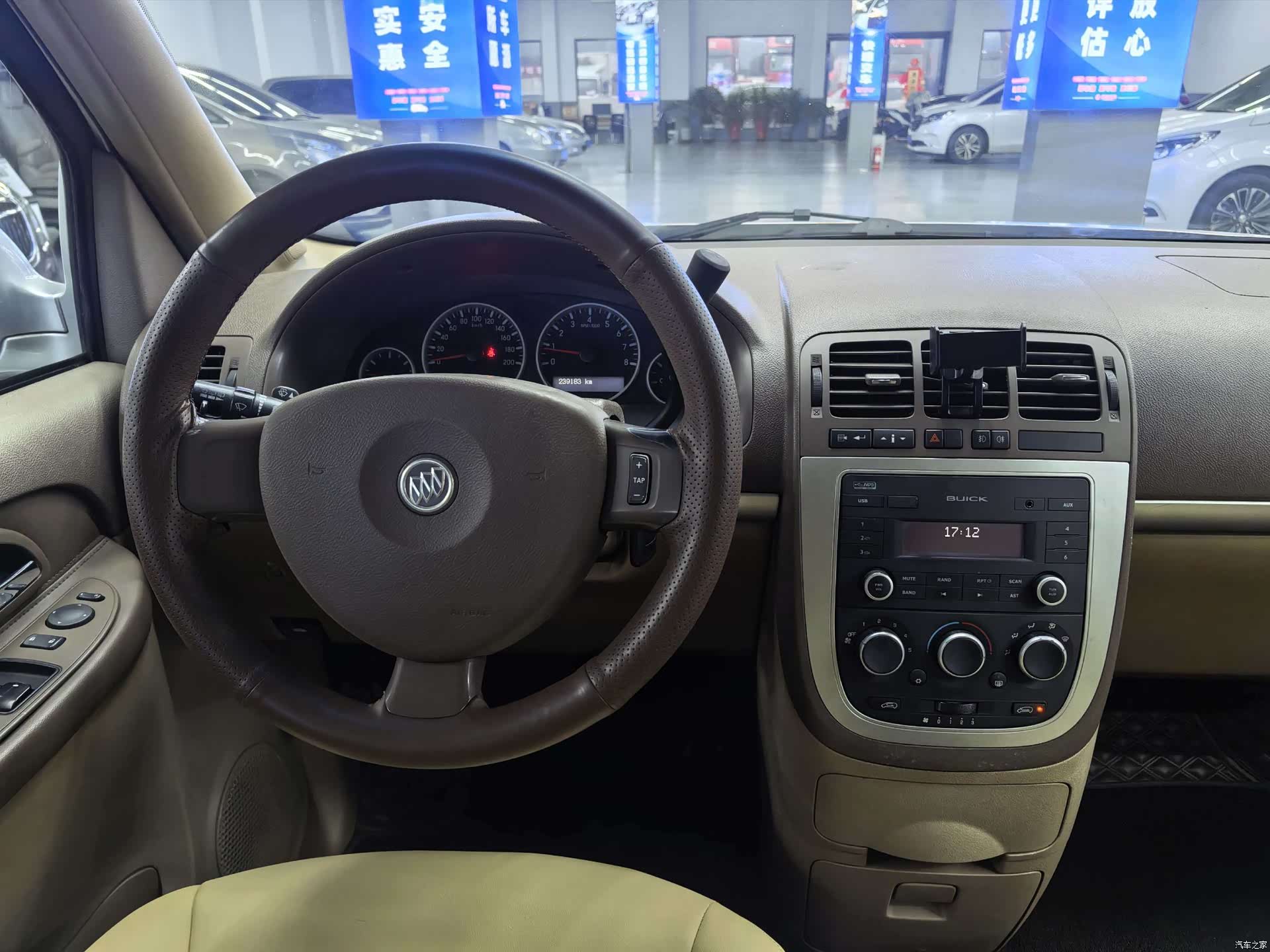 Buick GL8, 2014 12