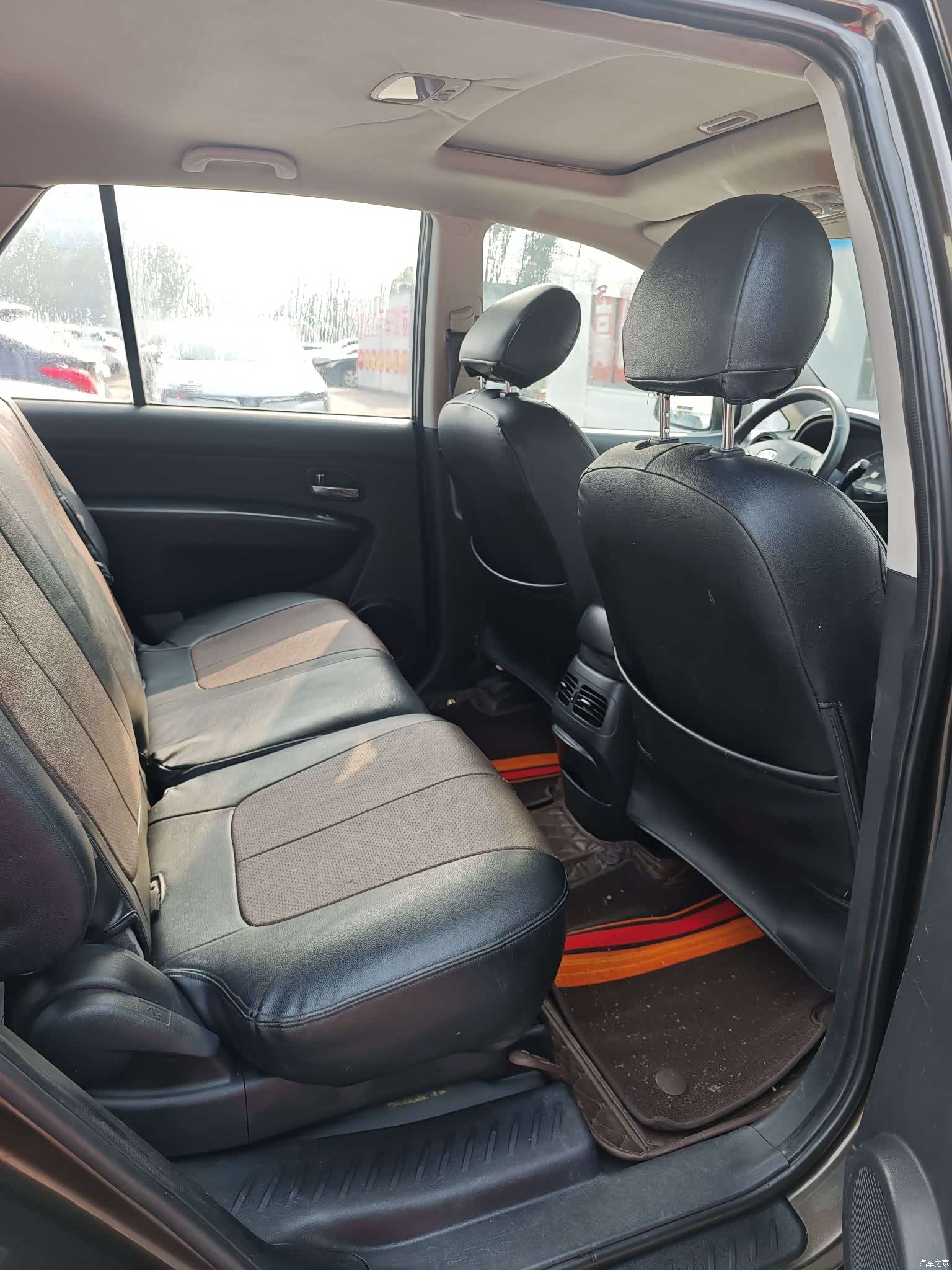 Kia 7, 2010 9