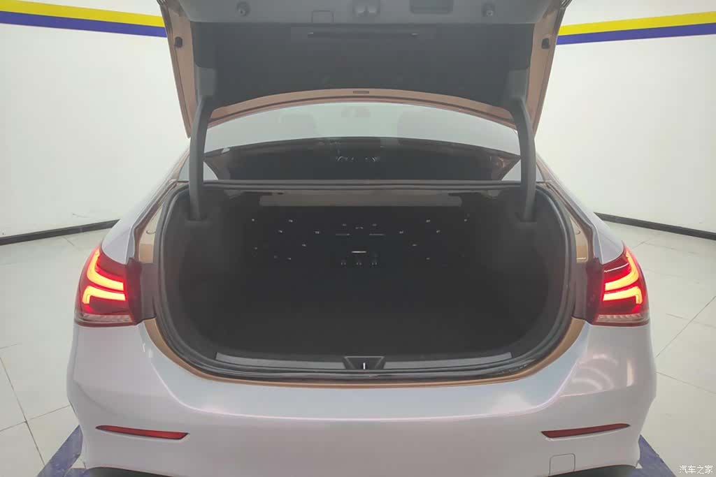 Mercedes-Benz A-Class, 2023 4