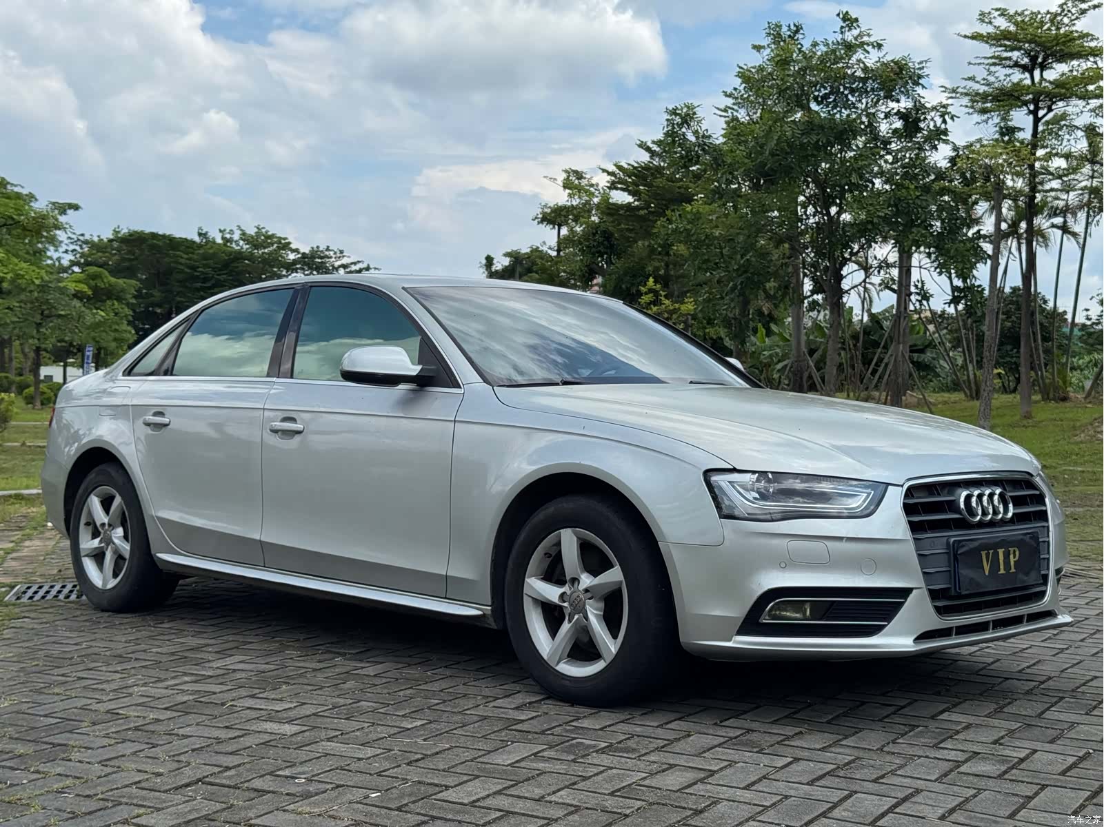 Audi A4L, 2013 3