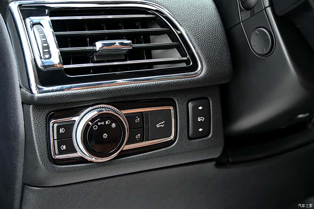 Lincoln Navigator, 2020 24