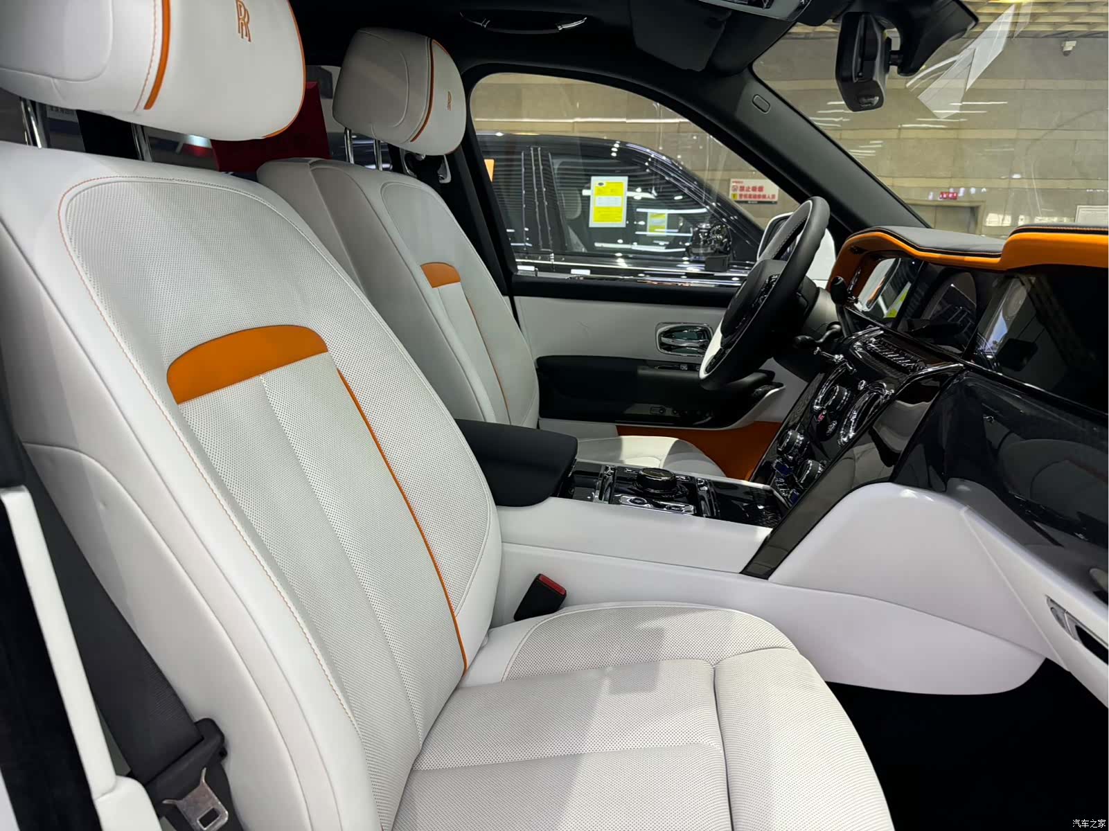 Rolls-Royce Cullinan, 2026 15