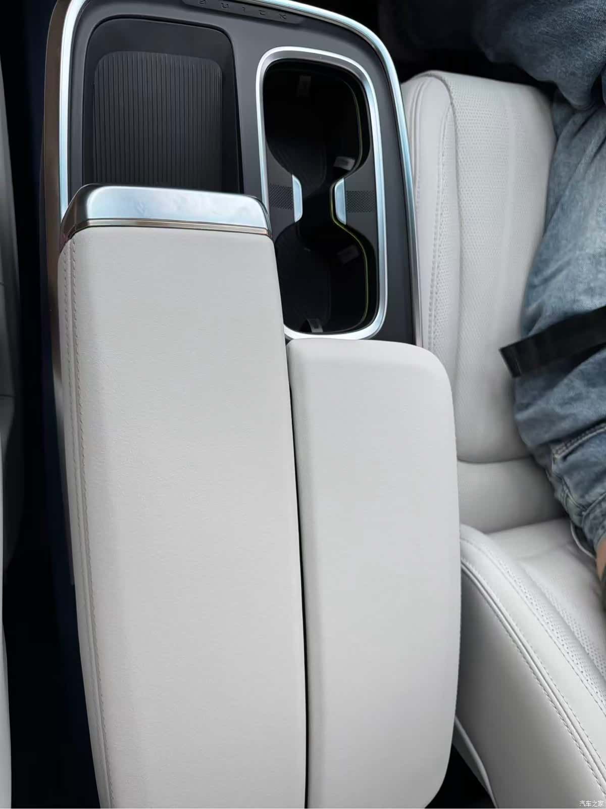 Buick Century, 2023 43