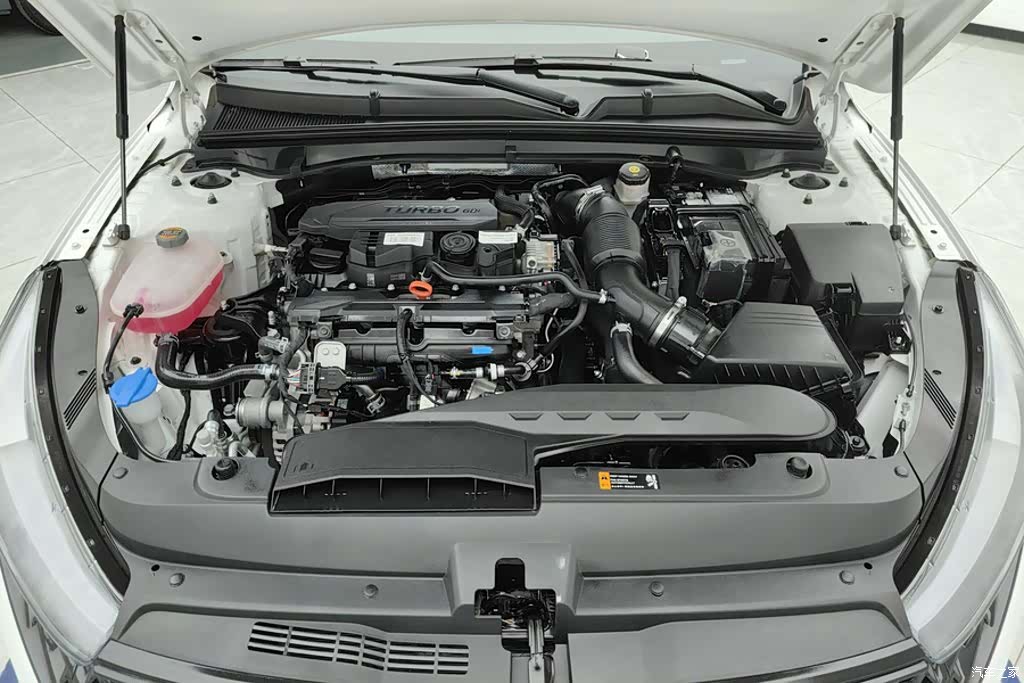 Kia K5, 2023 10