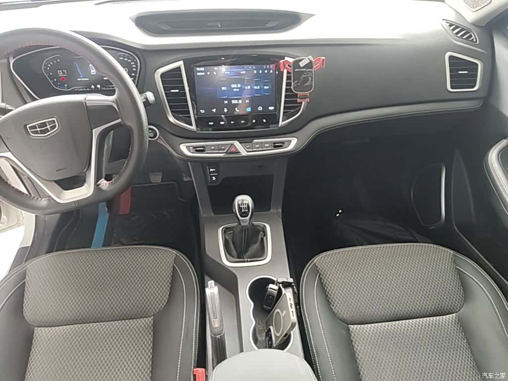 Geely X6, 2020 13
