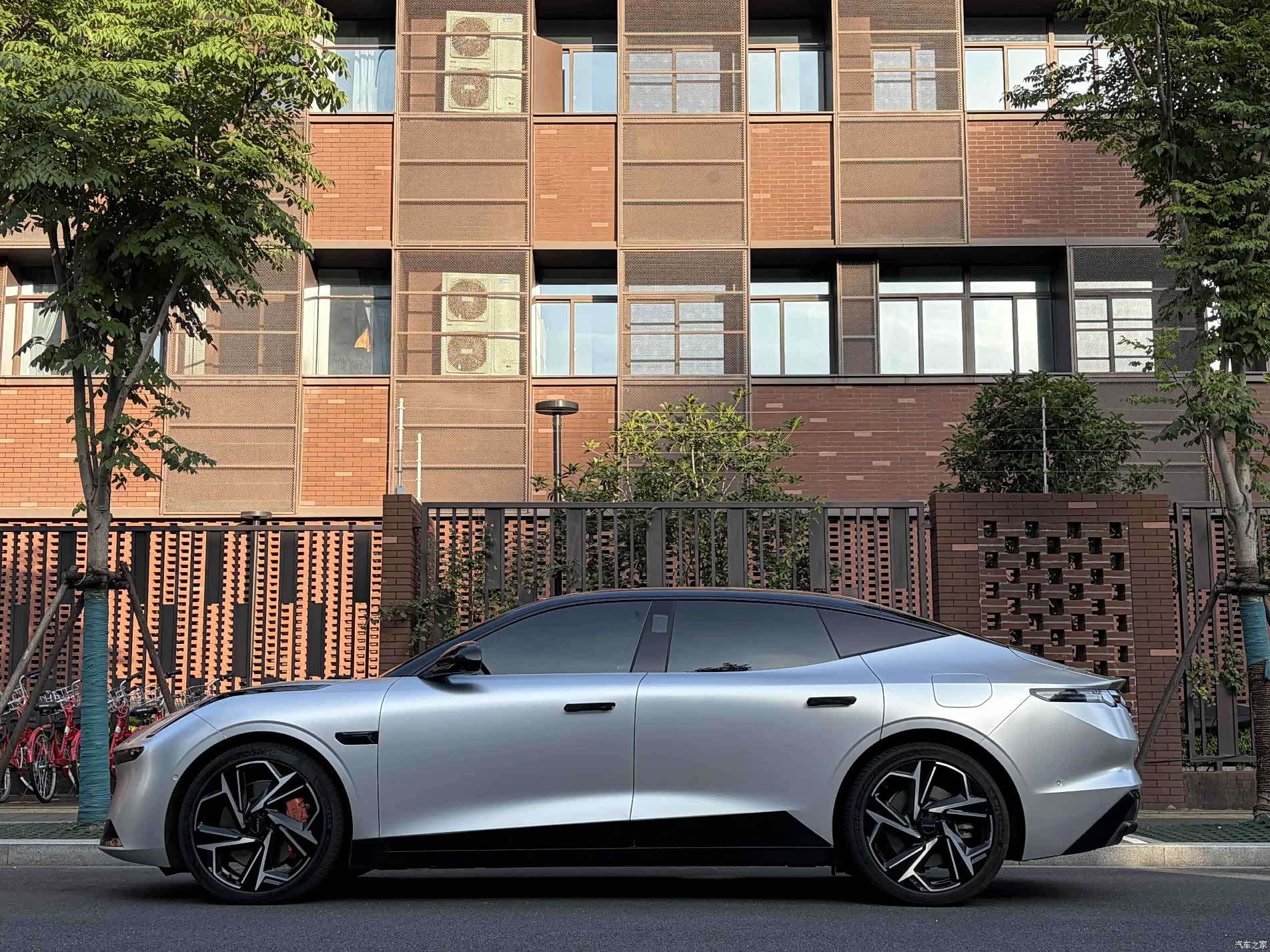 Lynk & Co Z10, 2024 3