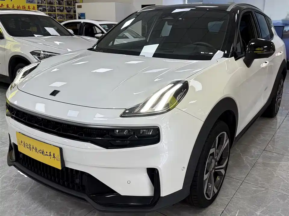 Lynk & Co 06 Lynk & Co 06