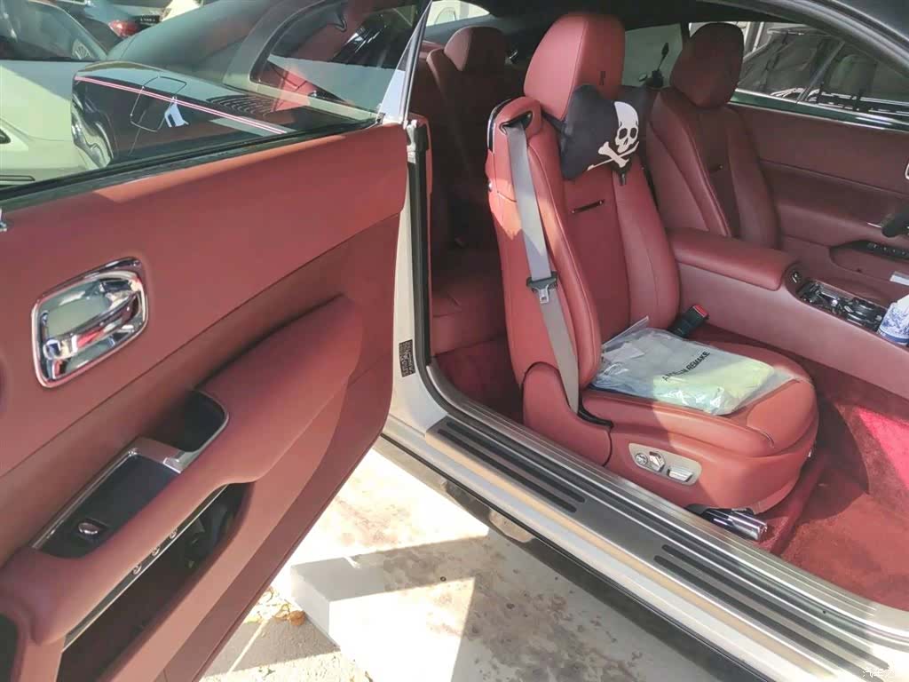 Rolls-Royce Wraith, 2015 все фото