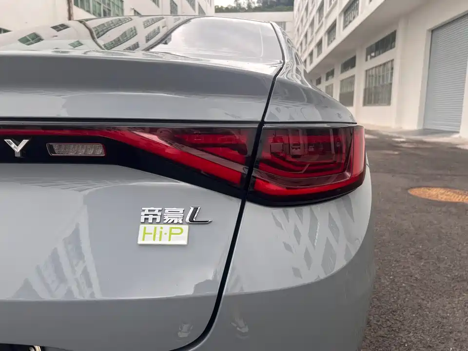 Geely Emgrand L HiP Geely Emgrand L HiP