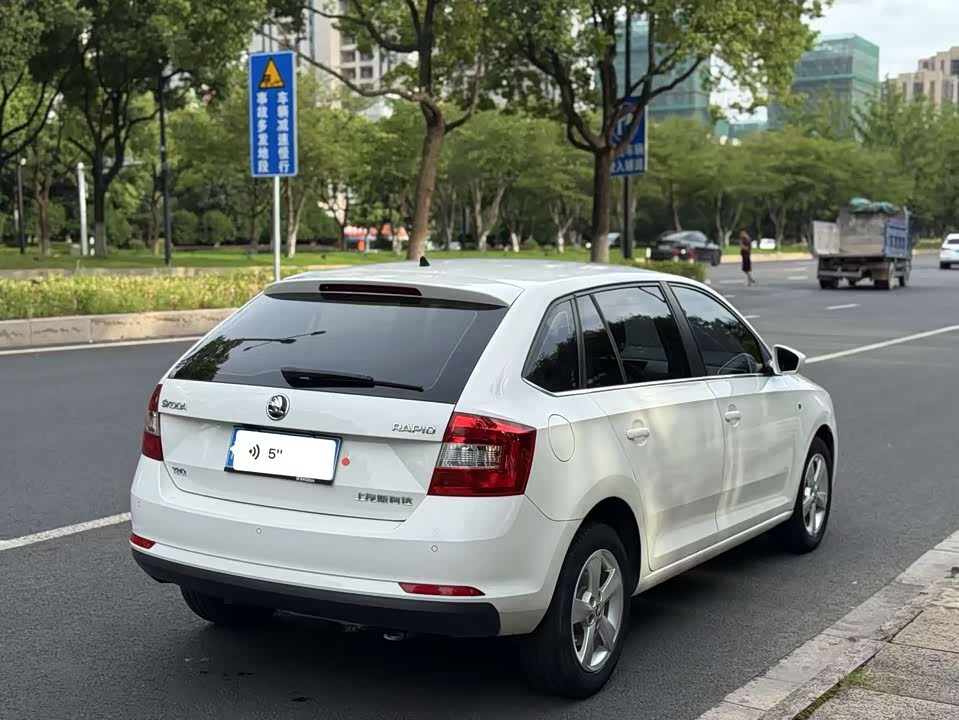 Skoda Xindong
