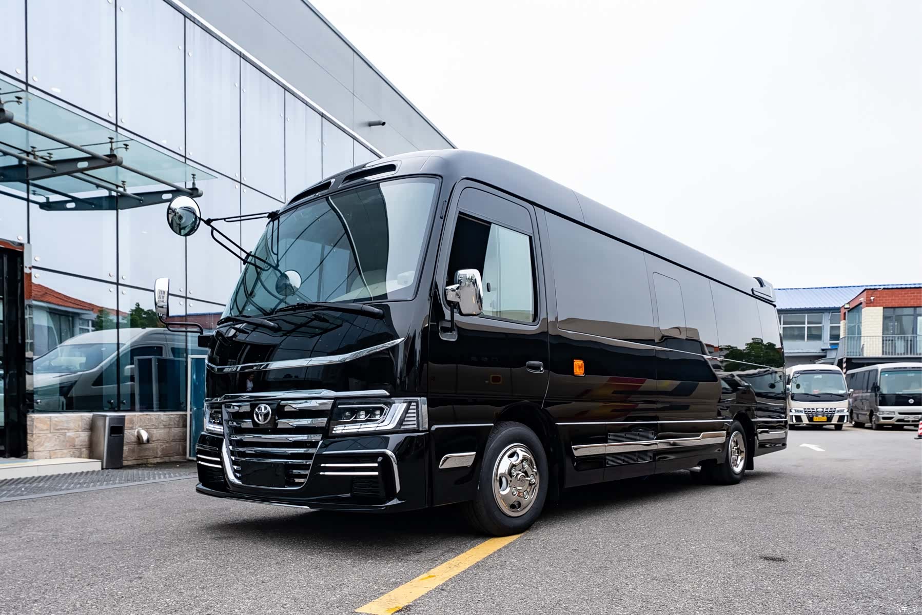 Toyota Coaster, 2025 3