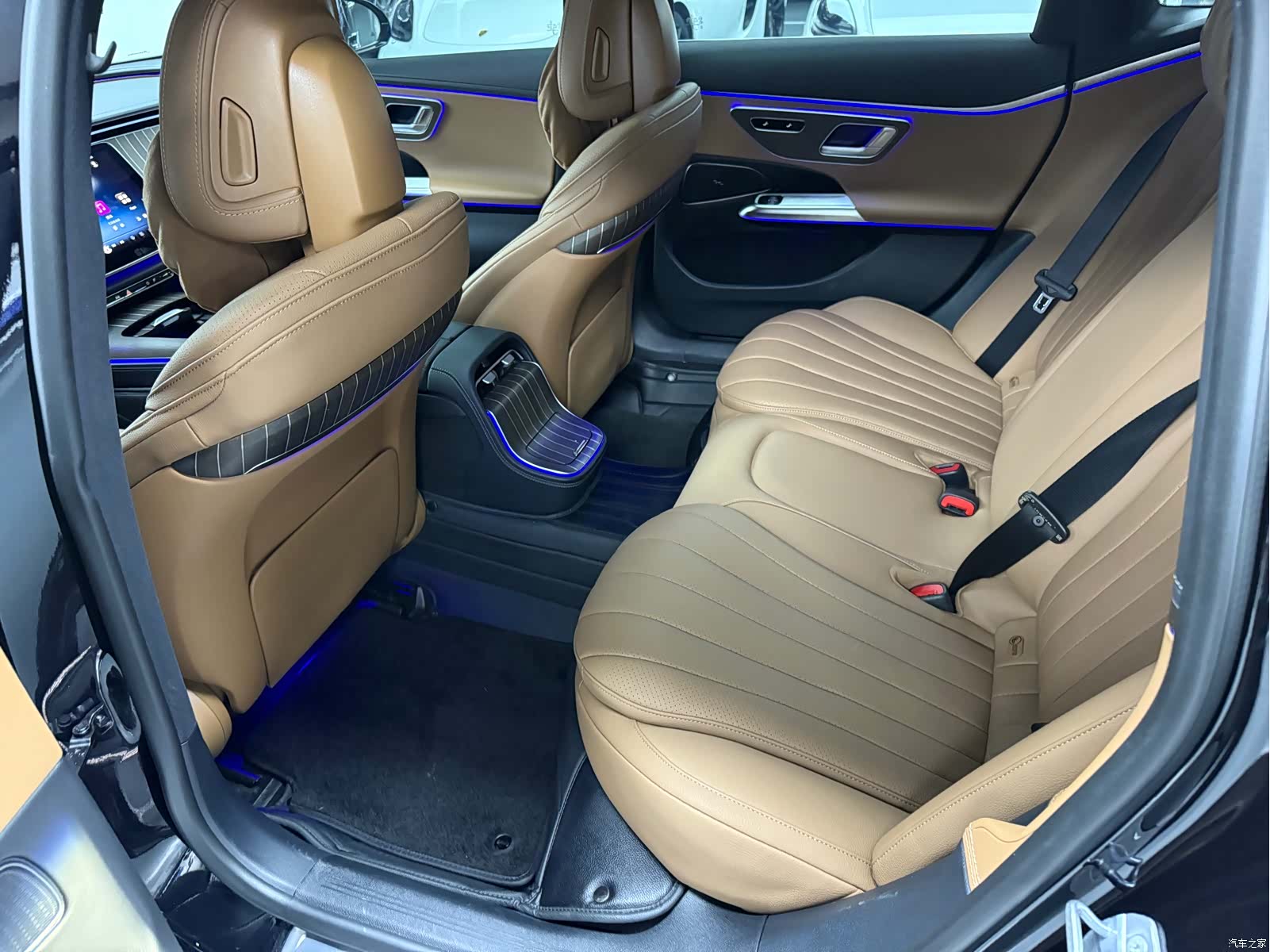 Mercedes-Benz E-Class, 2024 7