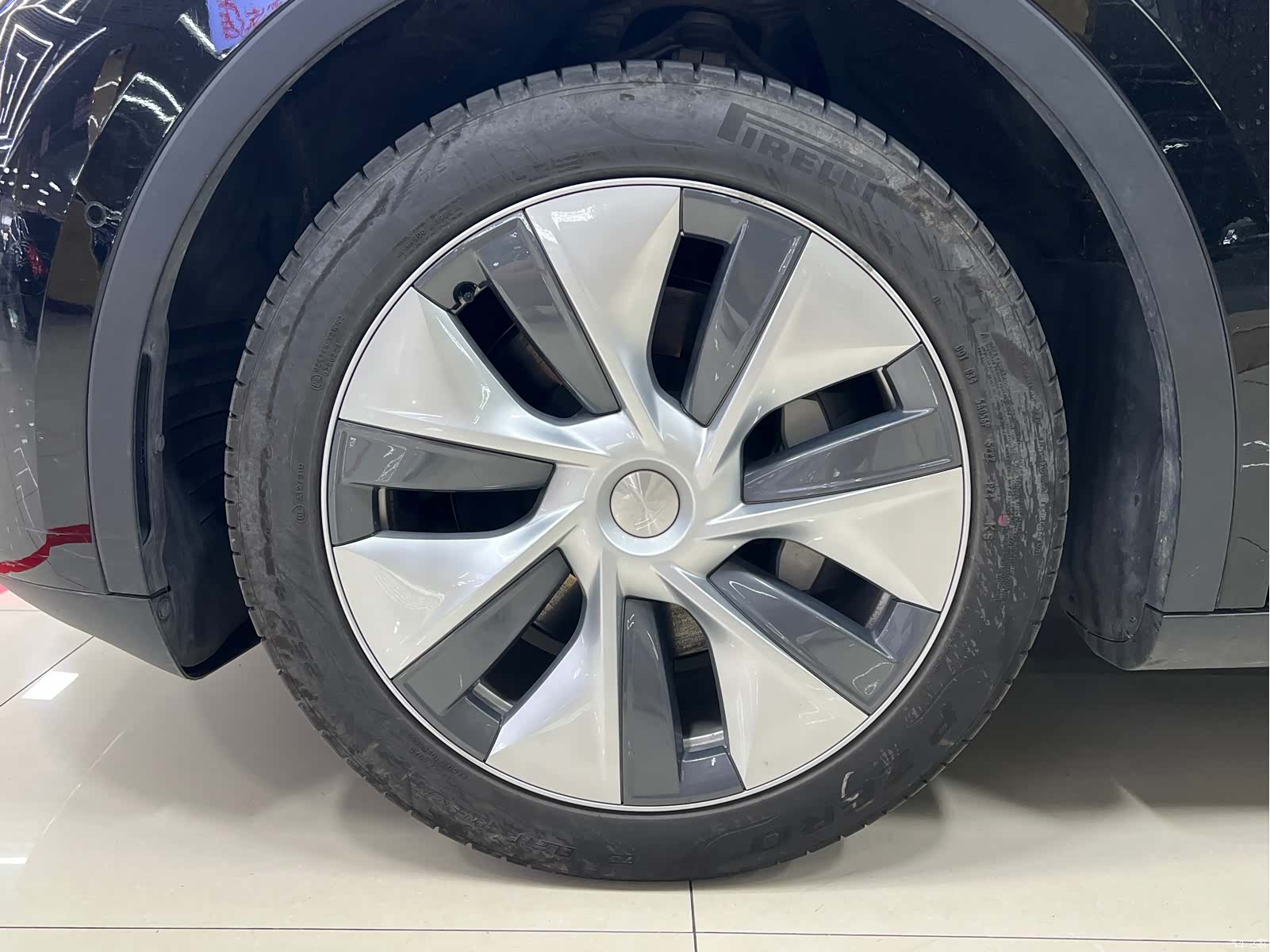 Tesla Model Y, 2023 3