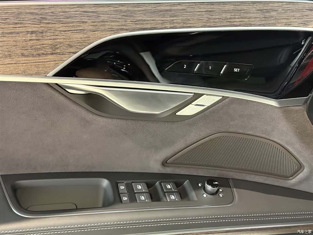 Audi A8L, 2024 9