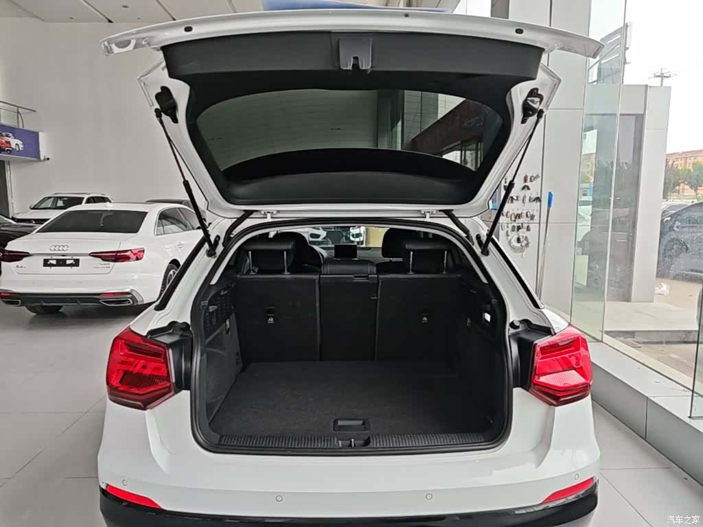 Audi Q2L, 2021 19