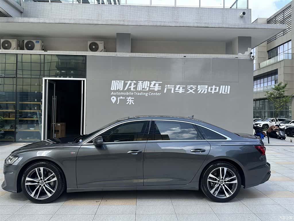Audi A6L, 2021 3