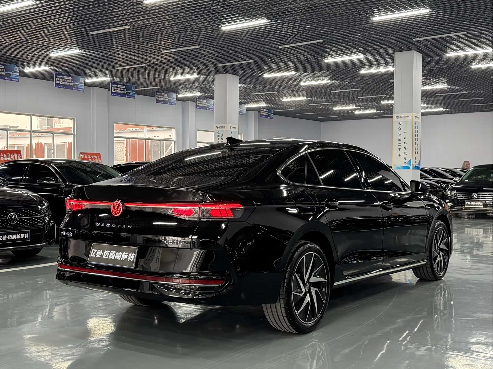 Volkswagen Magotan, 2025 6