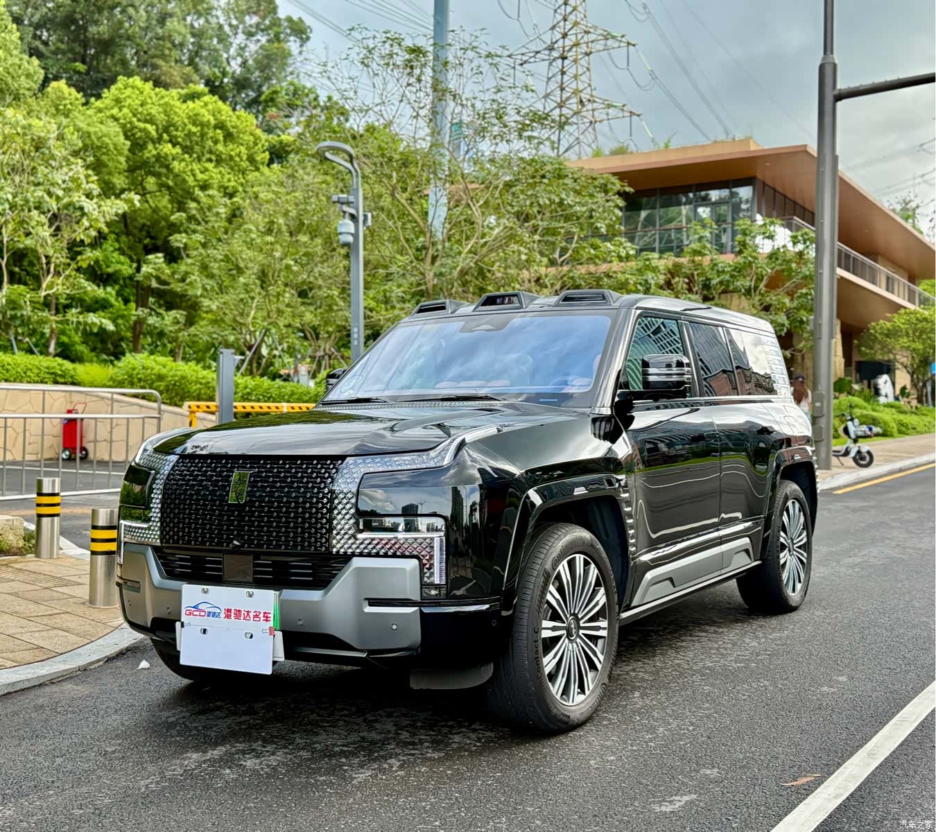 Yangwang U8