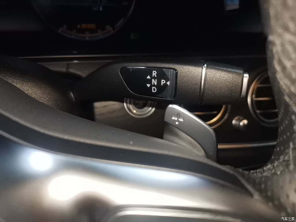 Mercedes-Benz E-Class, 2019 14