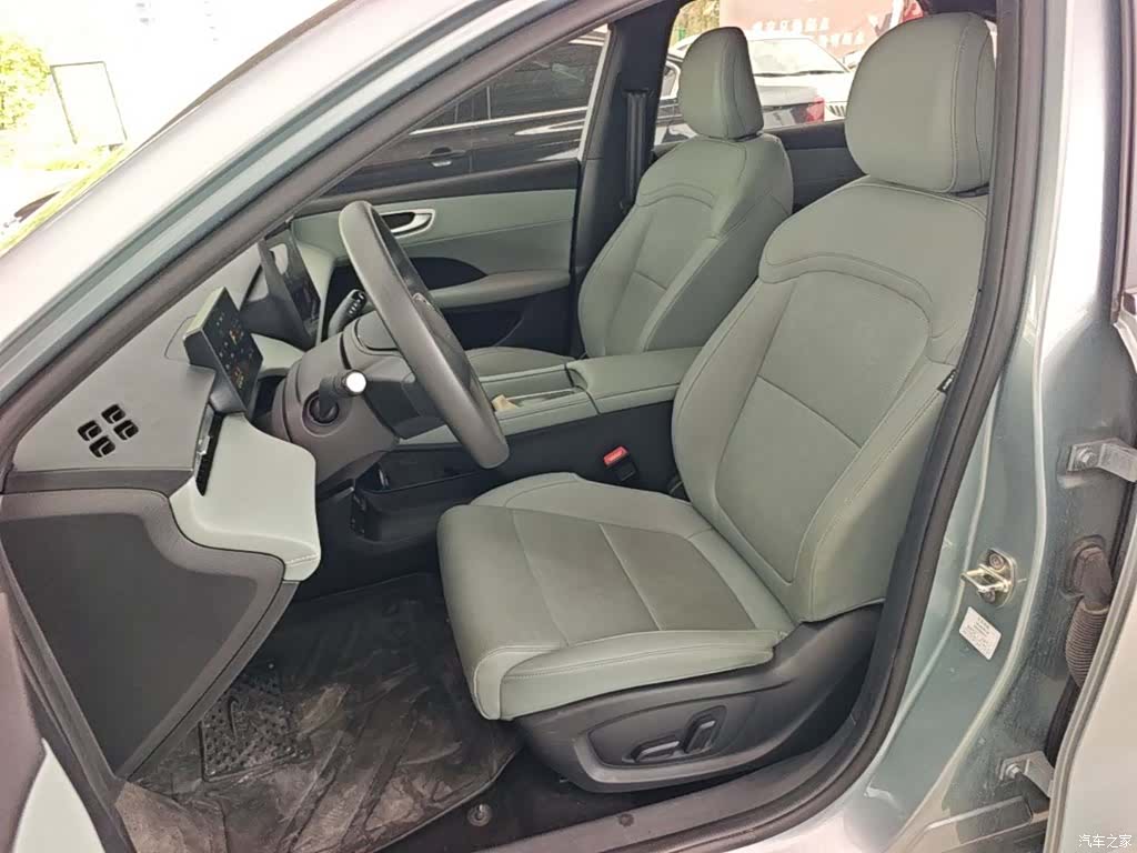Roewe D6, 2025 15