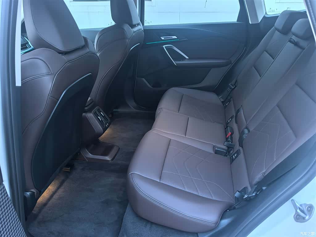 BMW iX1, 2025 18