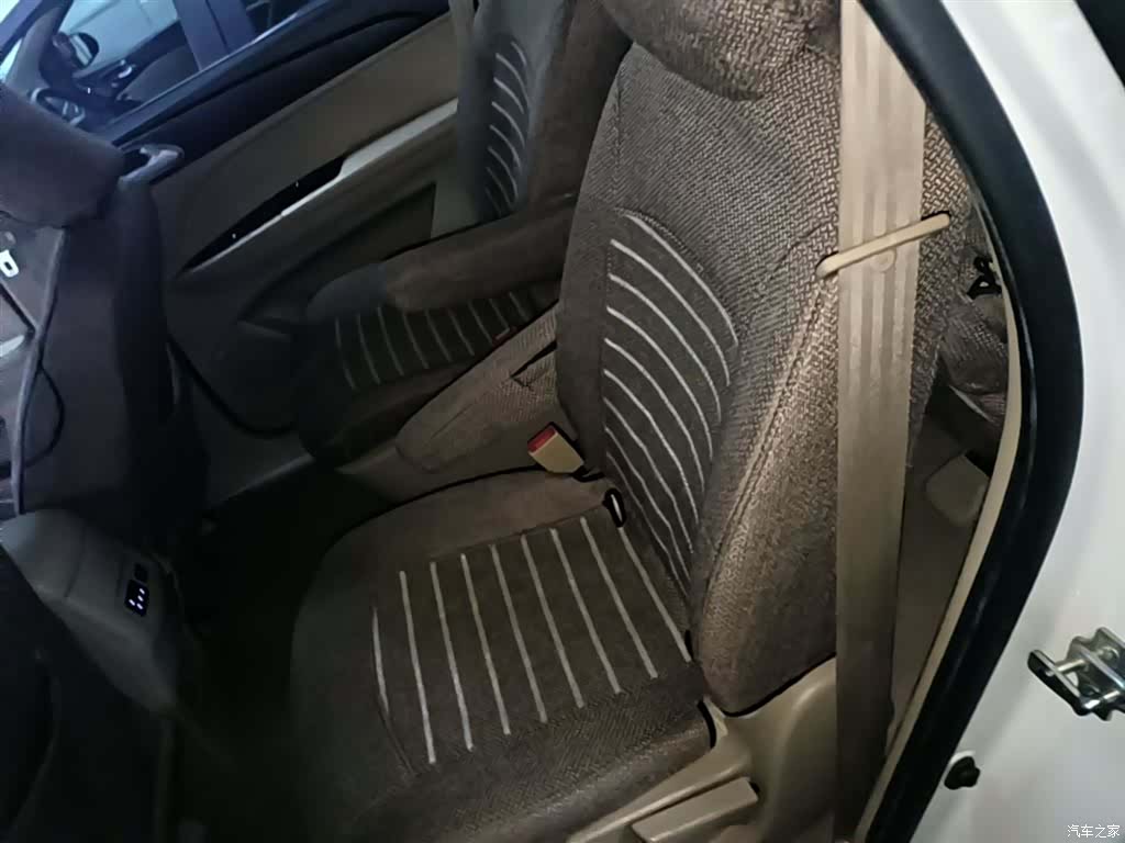 Wuling 730, 2017 17
