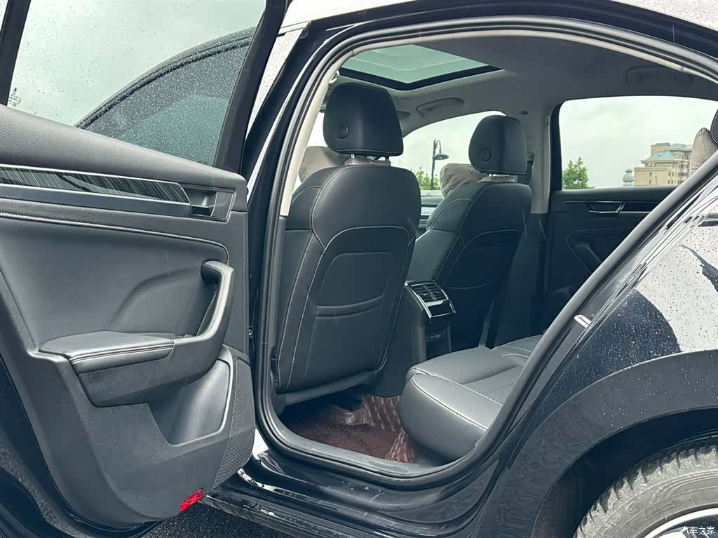 Skoda Superb, 2023 8