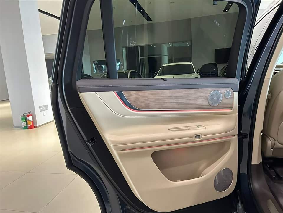 AITO Ask the world M9