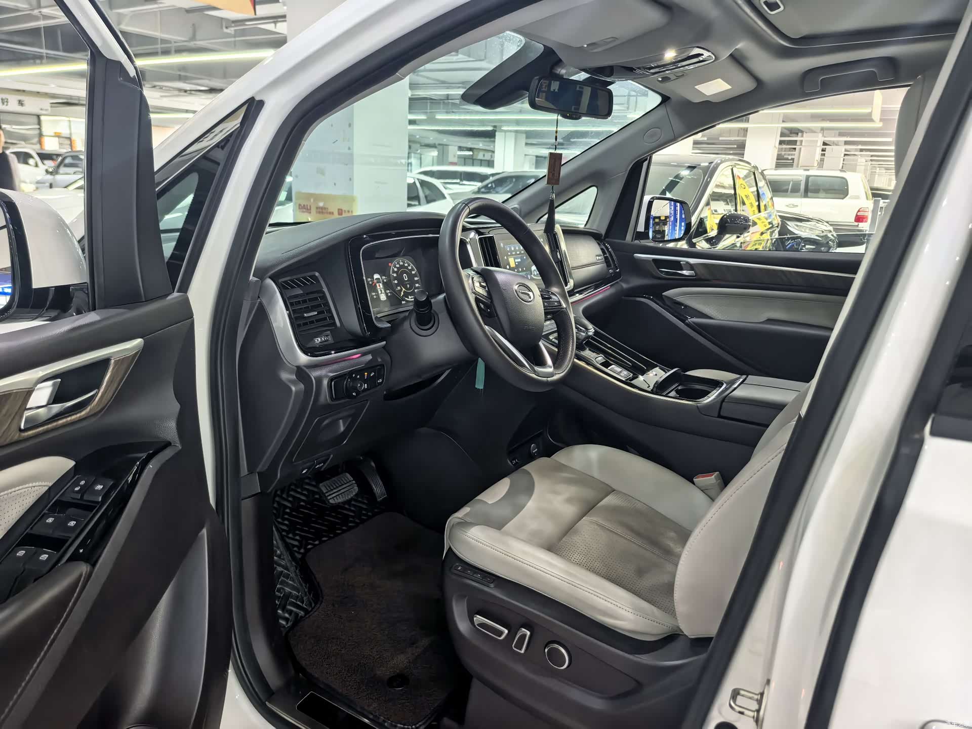 Trumpchi M8, 2021 8