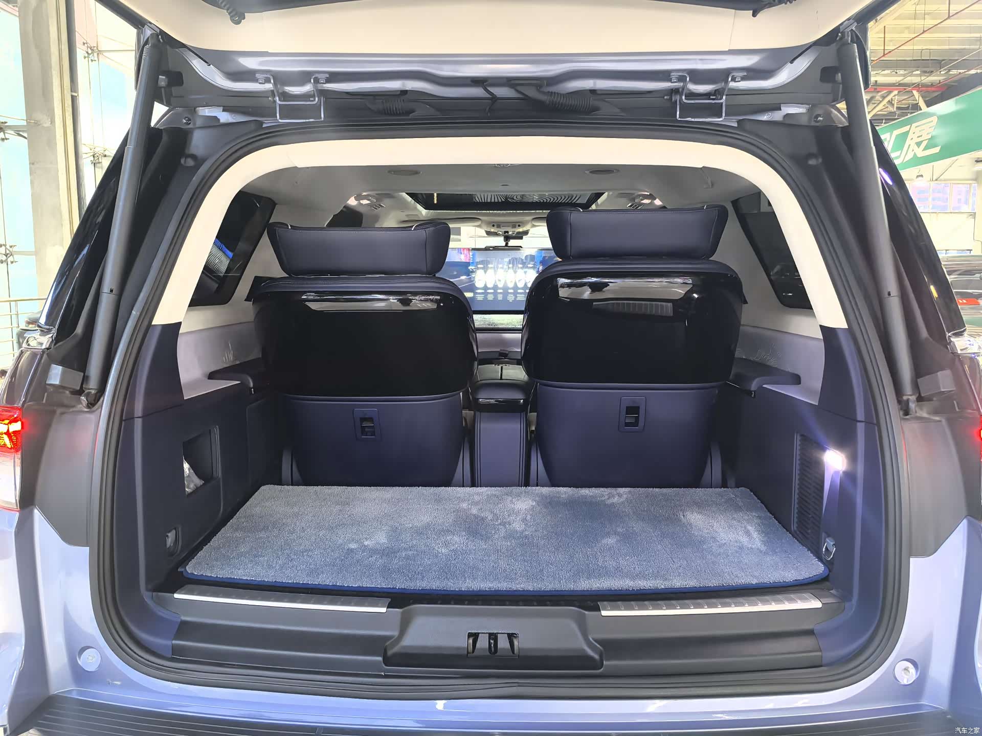 Lincoln Navigator, 2023 22