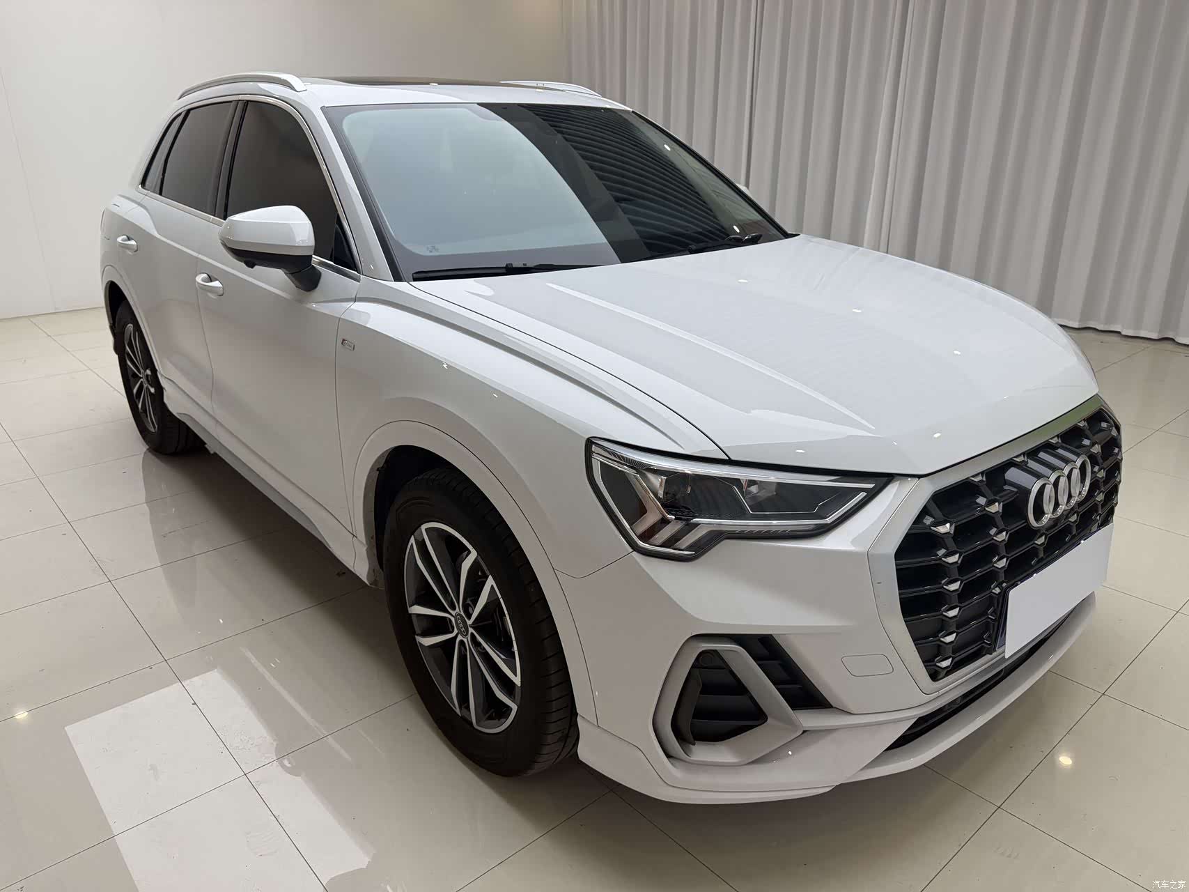 Audi Q3, 2023 3