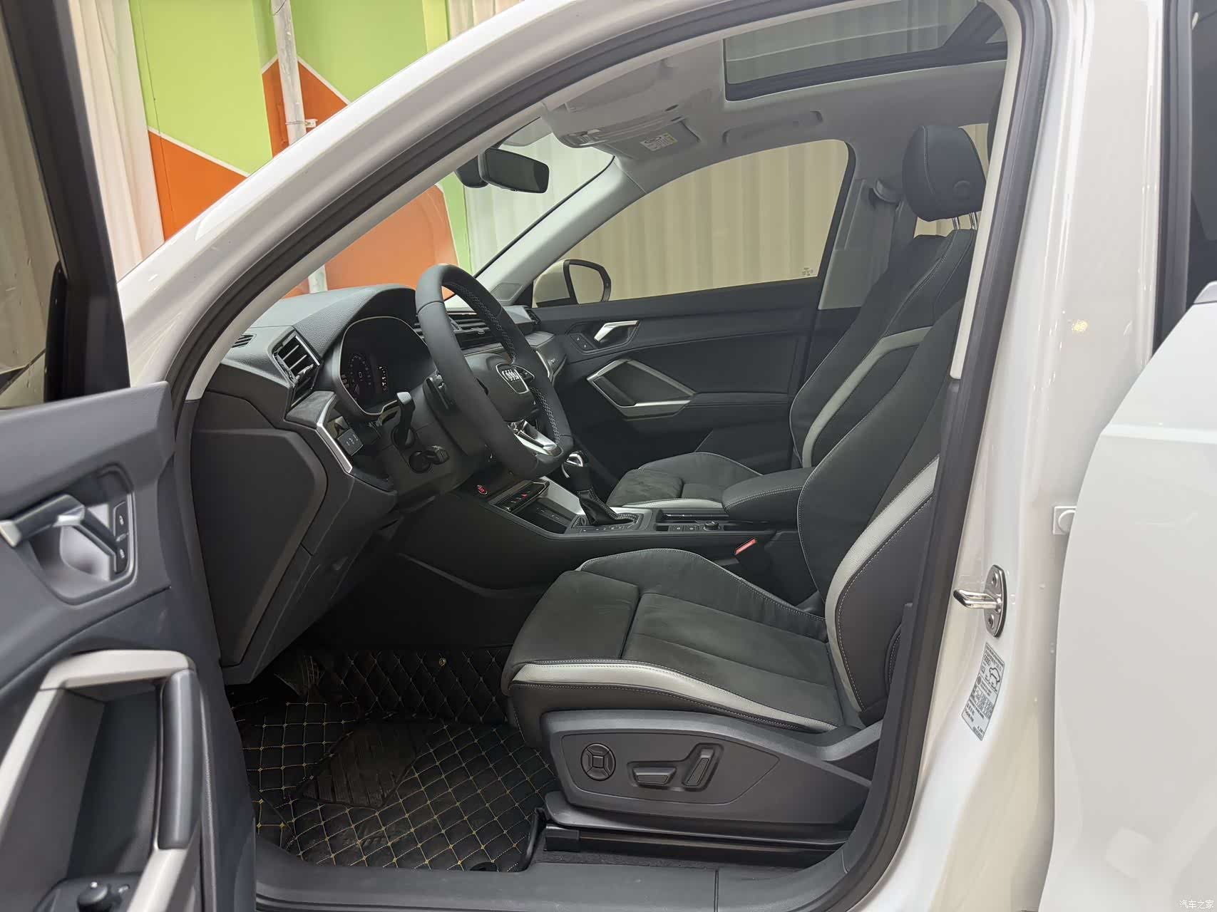 Audi Q3, 2023 4