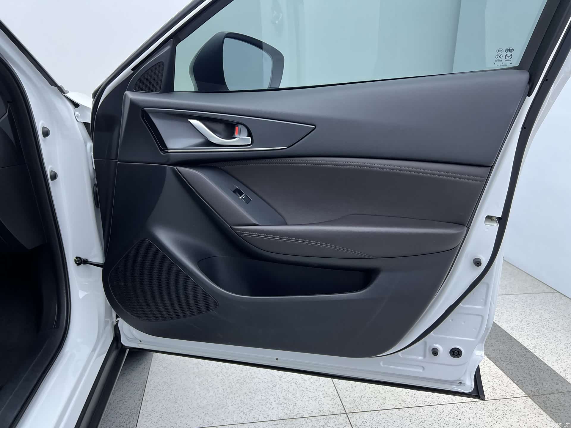 Mazda CX-4, 2023 6