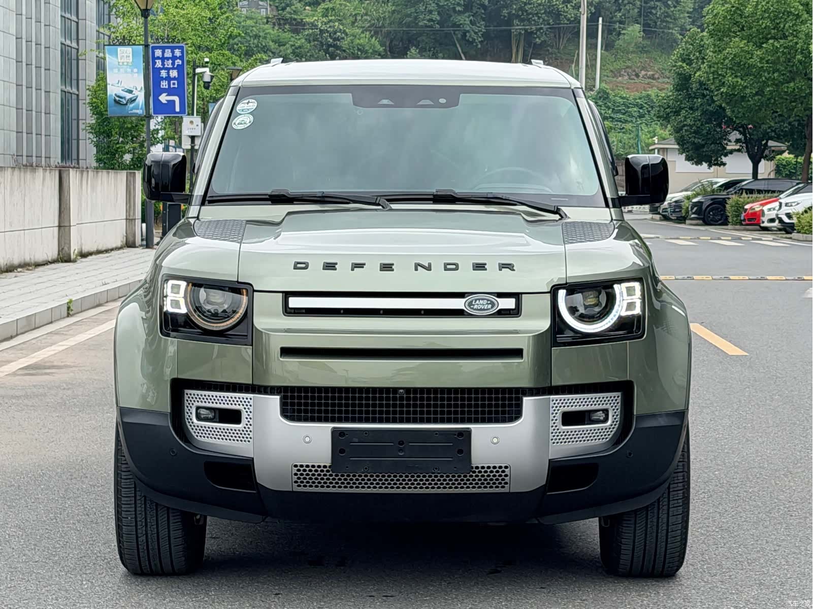 Land Rover Defender, 2020 4