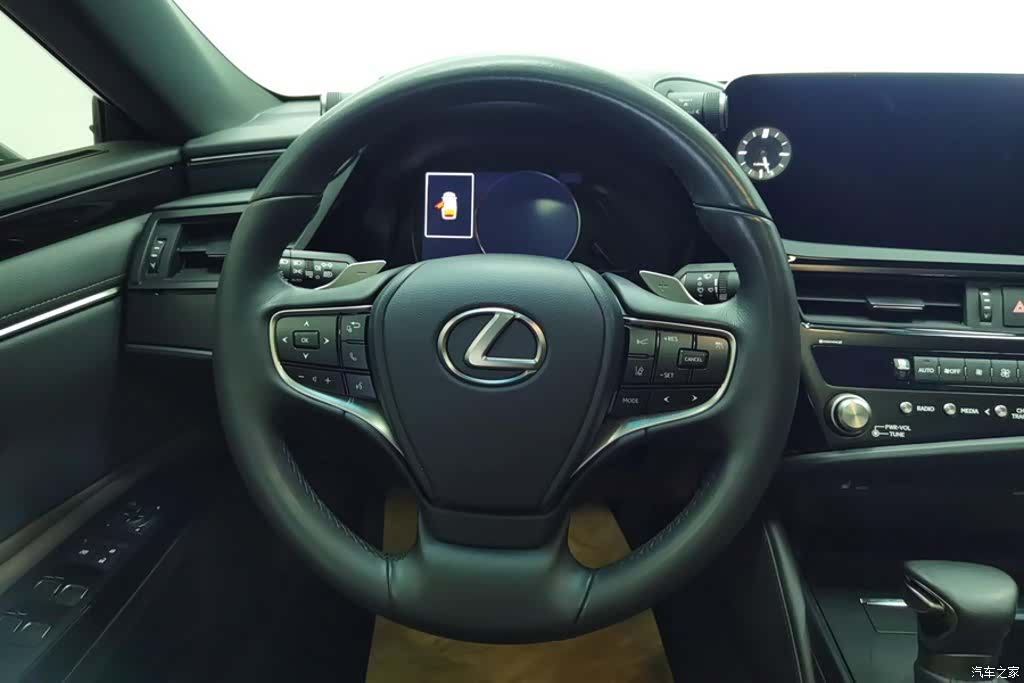 Lexus ES, 2023 15